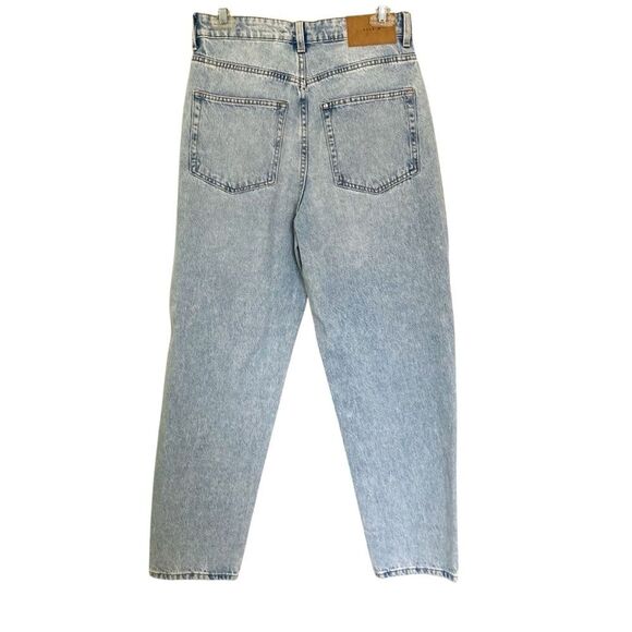 H&M Light Wash Denim Ultra High Waist Loose Fit Mom Jeans Women’s Size 6 - Picture 2 of 6